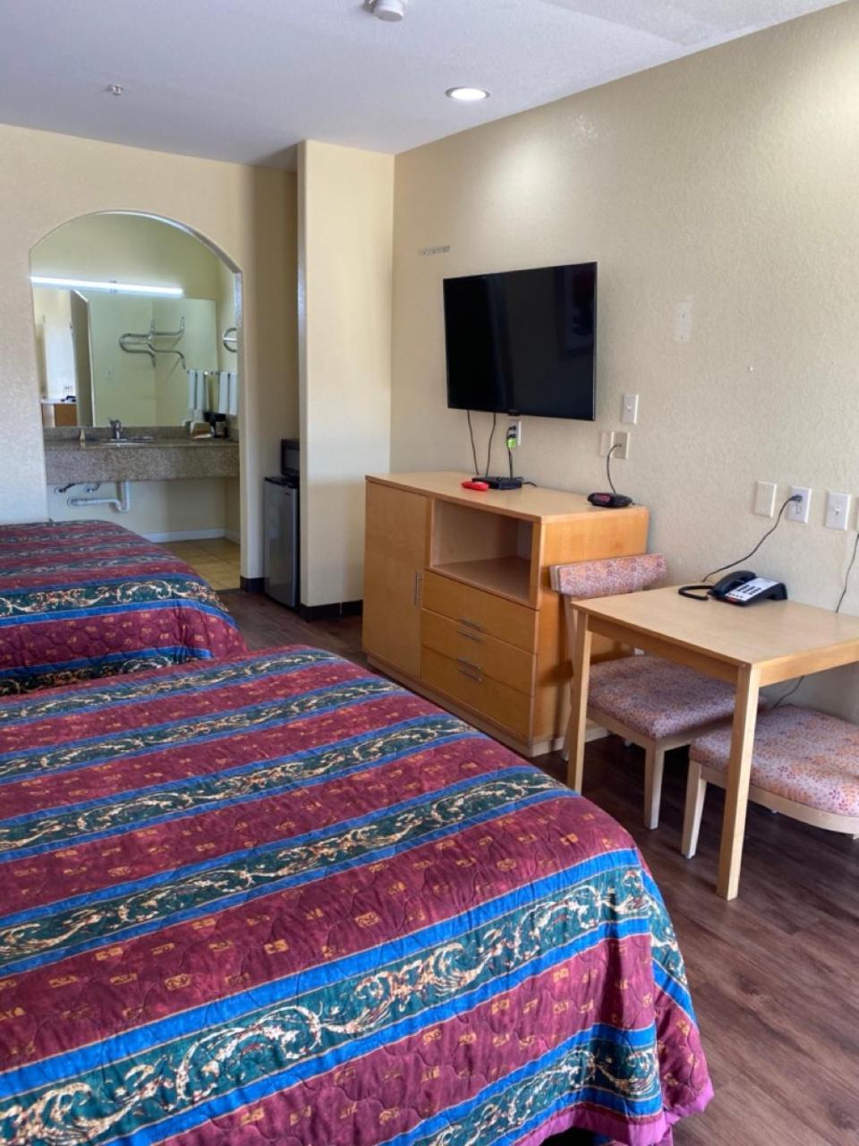 Relax Inn & Suites Angleton Dış mekan fotoğraf